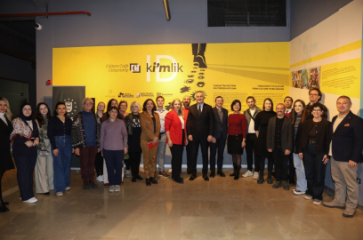 Bursa'da göçmenlerin yolculuğu 'Kimlik'le sergilendi