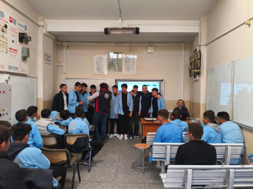 Bursa’da gençlerden ‘israfı kapat, faydayı aç’ sloganlı e-atık bilgi yarışması