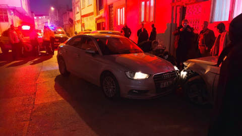 İnegöl’de ‘dur’ ihtarına uymayan sürücü 5 kilometre kaçtı: 4 araca çarptı