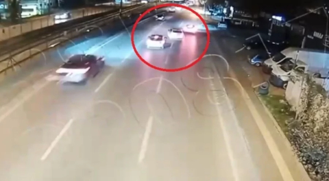 Bursa'da ehliyetsiz genç, ağabeyinin otomobili ile kaza yaptı