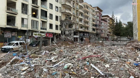 Depremde 51 kişinin öldüğü binanın müteahhidi: "TOKİ projelerine devam ediyorum"