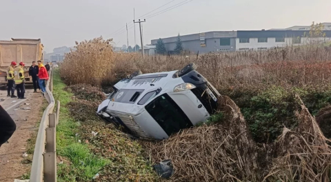 Bursa'da TIR ile karavan çarpıştı
