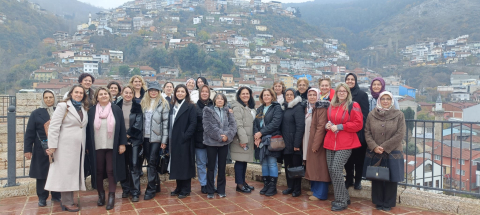 Osmangazili kadınlar kültür turlarıyla moral depoluyor