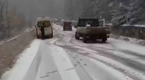 Bursa’da yoğun kar yağışı yılların kapattı