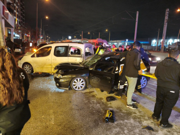 Bursa'da kaza : 1'i ağır 4 yaralı
