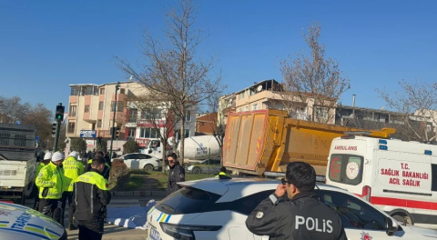 Bursa Gemlik’te bisiklet sürücüsü kamyonun altında kalarak hayatını kaybetti