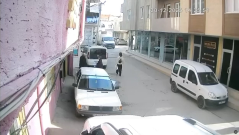 Bursa'da tehlikeli ihmal: Açık unutulan kasa kapağı genç kıza çarptı