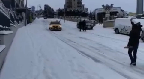 Bursa'da buzlu yolda kaza böyle geldi