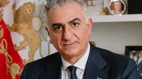 Sürgündeki Rıza Pehlevi rejim değişikliği sonrası vaatlerini açıkladı