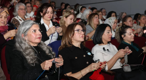 Nilüfer’de kadınlar iyilik için ilmek attılar