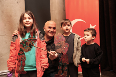 Osmangazi’de gölge oyunu Karagöz’e çocuklardan büyük ilgi