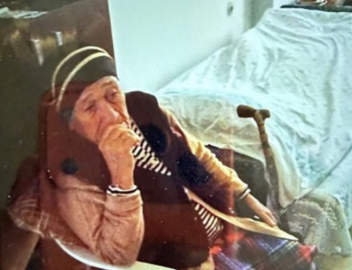 Gezmeye diye çıkardığı anneannesini öldürdü