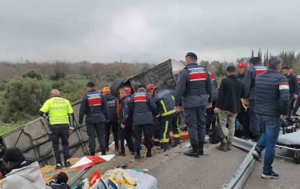 Antalya'da katliam gibi kaza: Devrilen yolcu otobüsünde 9 ölü, 25 yaralı