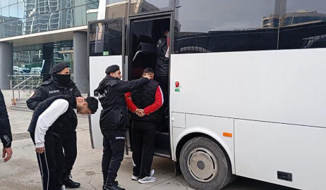 Bursa'da “panel” kullanıp kişisel bilgileri paylaşanlara özel harekat destekli operasyon