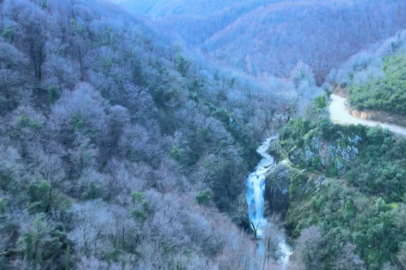 Gemlik'te Su Düşen Şelalesi yağışların ardından yeniden coştu