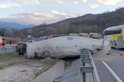 İnegöl'de kontrolden çıkan beton tankeri devrildi: Sürücü ağır yaralı