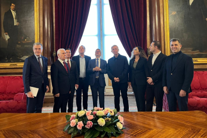 Başkan Bozbey Avrupa'da tarihi kent modelini inceledi