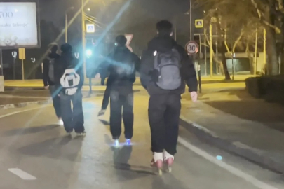 Bursa'da patenli gençler kazaya davetiye çıkardı