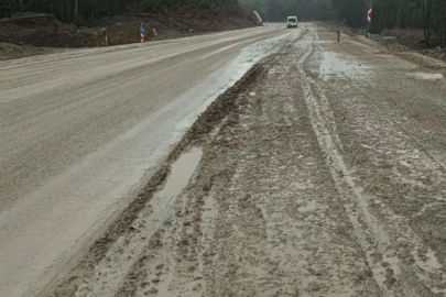 Harmancık - Orhaneli yolu çamura teslim