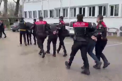 Bursa'da kahvehane önündeki cinayet 280 saatlik kamera görüntüsüyle çözüldü