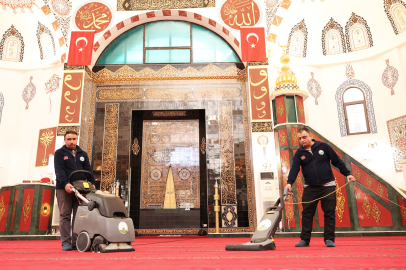 Osmangazi'de camilerde Ramazan temizliği