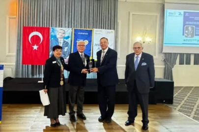 Tophane Rotary Kulübü’nden Prof. Dr. Türker Kılıç’a “Meslek Hizmet Ödülü”