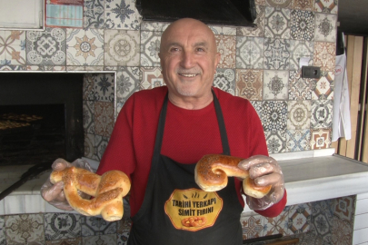 Bursa’da 93 yıllık Ramazan geleneği: Oyuncak poğaçalar tezgahta