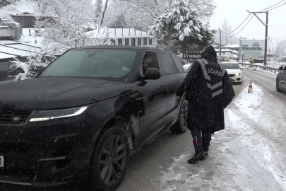 Uludağ'a çıkmak isteyenlere jandarma engeli!