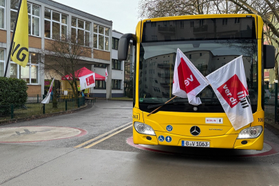 Almanya’da toplu taşıma çalışanlarının grevi başladı