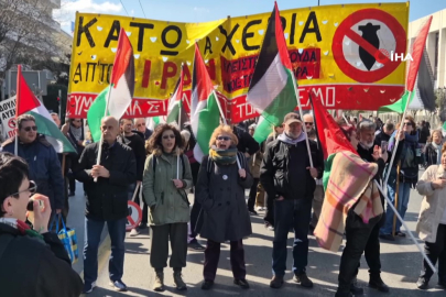 Yunanistan’da ABD ve İsrail’in İran’a yönelik saldırıları protesto edildi