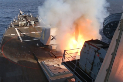 ABD: "İran'da bin 700'den fazla hedef vuruldu"