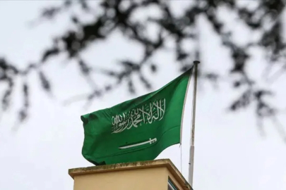 Riyad'da alarm: Dumanlar yükseldi, diplomatik bölge kapandı