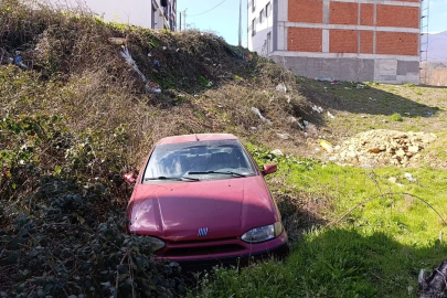 Bursa'da freni boşalan otomobil şarampole uçtu