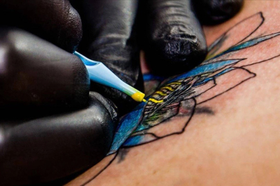 MHP'den kanun teklifi: 18 yaş altına dövme yasağı