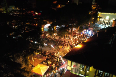 Sahur için akın ettiler: Abdal Meydanı’nda kuyruk kilometreyi aştı