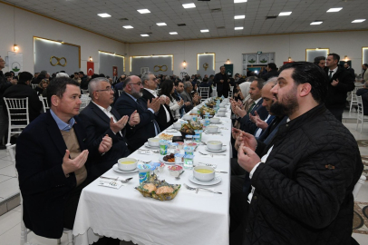 Osmangazi Belediyesi'nin iftar sofrası Emek'te kuruldu