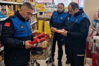Gemlik Zabıtasından marketlere sıkı denetim: Fiyat farkları ve son kullanma tarihleri takipte