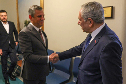 Bülent Arınç, Özgür Özel ile yaptıkları görüşmeyi anlattı