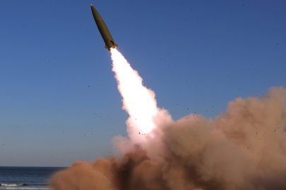 Kuzey Kore, Japon Denizi'ne 10 adet füze fırlattı