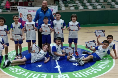 Bursa Büyükşehir Belediyesi, Kış Spor Okulları'nda altıncı dönemi tamamladı