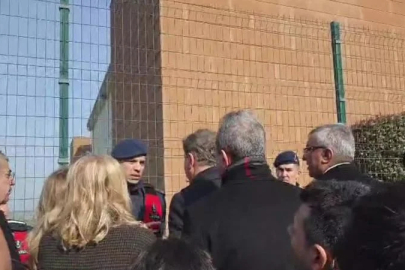 İBB davası: Bazı vekillerin duruşma salonuna girişi engellendi