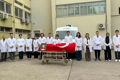 Bursa'da kadavraya vefa töreni: 6 yıl tıp eğitimine katkı sağladı, ailesine teslim edildi