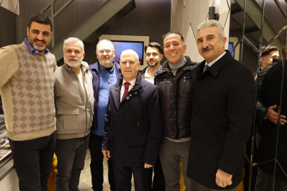 Başkan Mustafa Bozbey çarşı esnafıyla bayramlaştı