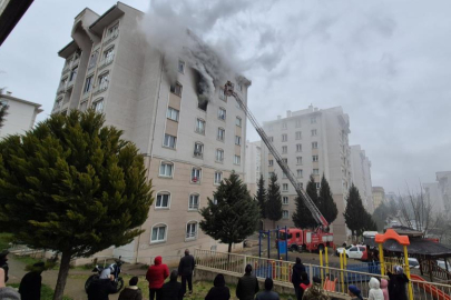 Bursa'da 8 katlı binada yangın