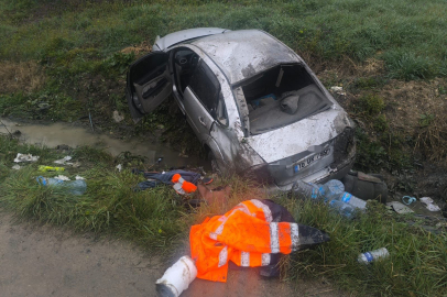 Bursa'da takla atan otomobil tarlaya uçtu: 3 yaralı