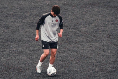 Silahlı saldırıya uğrayan futbolcu hayatını kaybetti