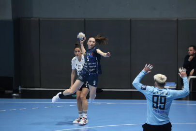 Bursa Büyükşehir Belediyespor yarı final kapısını araladı