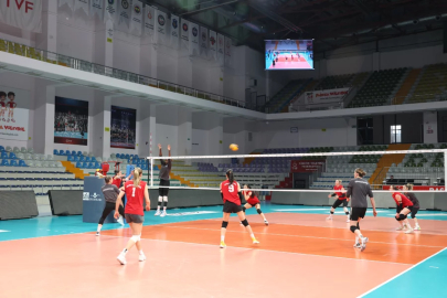 Nilüfer Belediyespor Kadın Voleybol Takımı'nı play-off heyecanı sardı