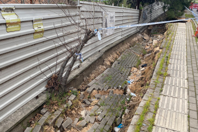 Bursa'da hafriyat çalışmasında yola zarar verdiler