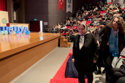 Bursa’da duygu dolu anma: 80 yaşındaki anne kanserden kaybettiği profesör kızını andı